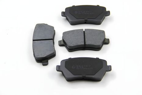 Передние тормозные колодки Kangoo/Logan 08-/Duster 10- (TRW), Bremsi (BP3026) Передние тормозные колодки Kangoo/Logan 08-/Duster 10- (TRW), Bremsi (BP3026)