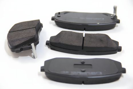 Тормозные передние колодки для Kia Carens 07-/Sportage 04- (mando), ABS (37622) Тормозные передние колодки для Kia Carens 07-/Sportage 04- (mando), ABS (37622)