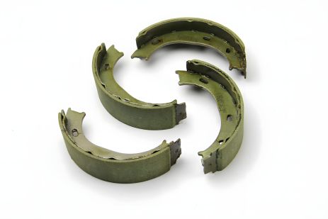 Колодки ручного тормоза для Sprinter 208-316/LT 35 96-06 от Bosch и Bremsi (GF0306) Колодки ручного тормоза для Sprinter 208-316/LT 35 96-06 от Bosch и Bremsi (GF0306)