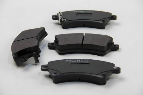 Передні гальмівні колодки Corolla 00-07 (TRW), JP Group (4863602410)