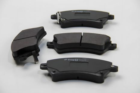 Передние тормозные колодки для Corolla 00-07 (TRW), JP Group (4863602410)
