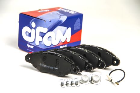 Передние тормозные колодки Kangoo 97-08 (Bosch) (с датчиком), CIFAM (8222531) Передние тормозные колодки Kangoo 97-08 (Bosch) (с датчиком), CIFAM (8222531)