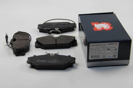 Передні гальма Renault Megane I/Laguna I/Safrane -01 (з датчиком), JP Group (4363600210) Передні гальма Renault Megane I/Laguna I/Safrane -01 (з датчиком), JP Group (4363600210)