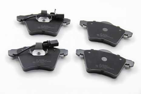 Фронтальные тормозные колодки T4 2.5TDI 96-03 (R15)(с датчиком), JP Group (1163603610)