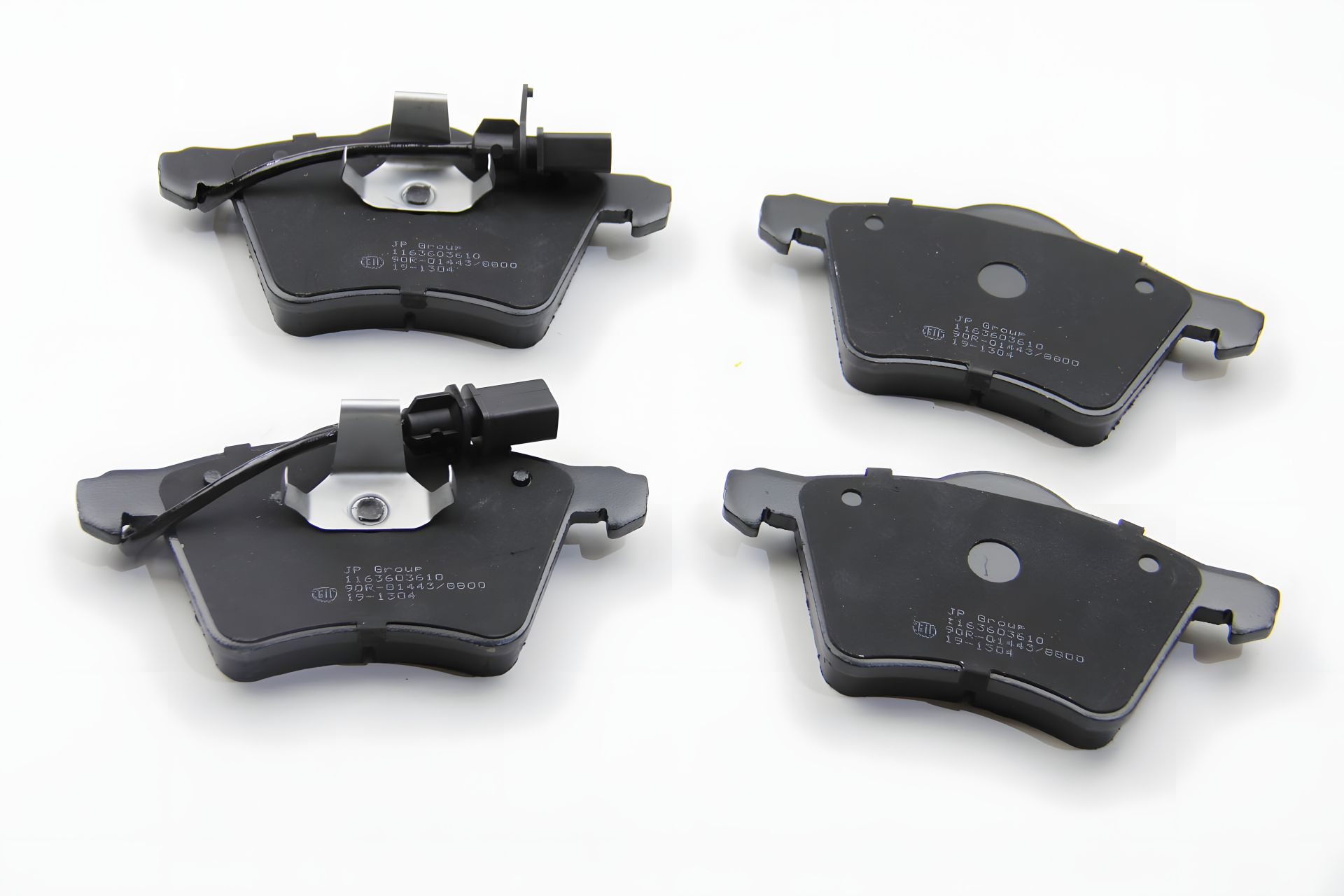 Фронтальные тормозные колодки T4 2.5TDI 96-03 (R15)(с датчиком), JP Group (1163603610) Фронтальные тормозные колодки T4 2.5TDI 96-03 (R15)(с датчиком), JP Group (1163603610)