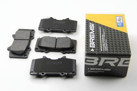 Передние тормозные колодки Toyota Land Cruiser/Hilux VII/Lexus GX/ MITSUBISHI PAJERO 01- (sumitomo) Передние тормозные колодки Toyota Land Cruiser/Hilux VII/Lexus GX/ MITSUBISHI PAJERO 01- (sumitomo)