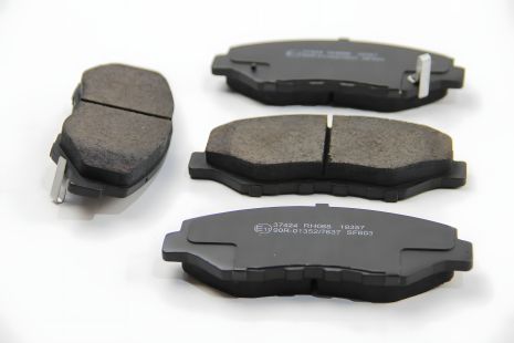 Передние колодки для Honda Civic/CR-V 05-, ABS (37424) Передние колодки для Honda Civic/CR-V 05-, ABS (37424)