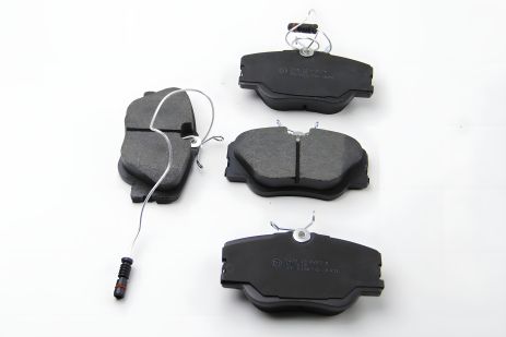 Передние тормозные колодки для W201/124 с датчиком, Bremsi (BP2485)