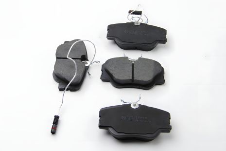 Колодки передние тормозные W201/124 (Lucas) (с датчиком), Bremsi (BP2485) Колодки передние тормозные W201/124 (Lucas) (с датчиком), Bremsi (BP2485)