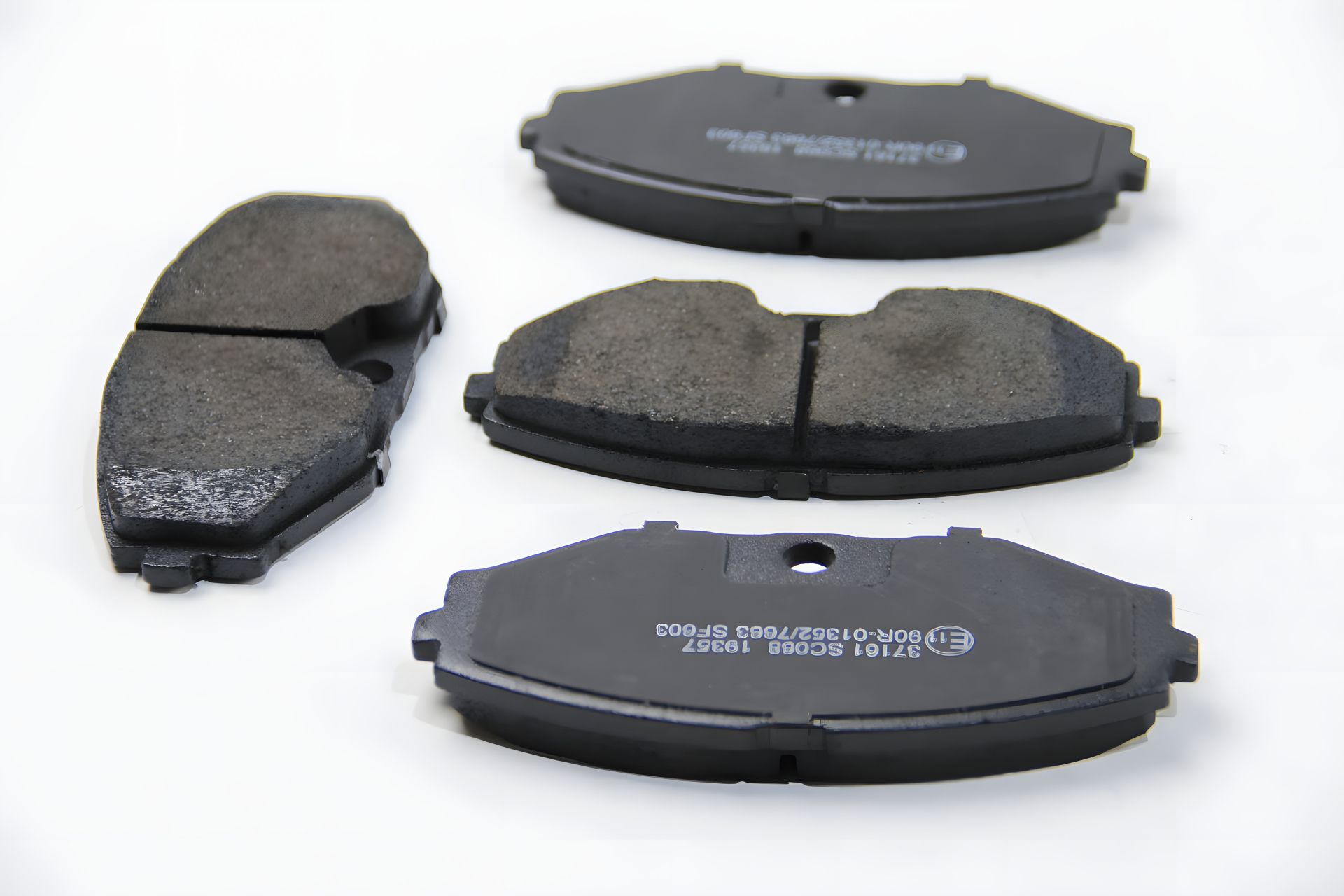 Передние тормозные колодки для Cefiro/Maxima/QX/J Series/Q45 89-03, ABS 37161 Передние тормозные колодки для Cefiro/Maxima/QX/J Series/Q45 89-03, ABS 37161