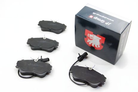 Передние тормозные колодки T4 (TRW/Luсas) (130x66x19,2) с датчиком, JP Group (1163603710) Передние тормозные колодки T4 (TRW/Luсas) (130x66x19,2) с датчиком, JP Group (1163603710)