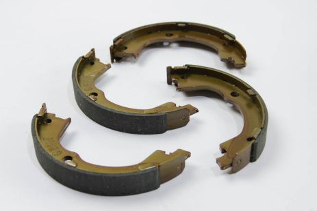 Колодки ручного гальма для Opel Antara 06- /Chevrolet Captiva 06-, Akebono (A.B.S. 9240) Колодки ручного гальма для Opel Antara 06- /Chevrolet Captiva 06-, Akebono (A.B.S. 9240)