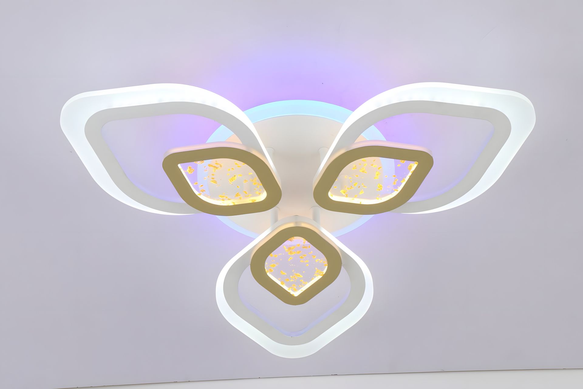 Светодиодная люстра VALESO V K29133-3 1 WT GD с пультом Светодиодная люстра VALESO V K29133-3 1 WT GD с пультом