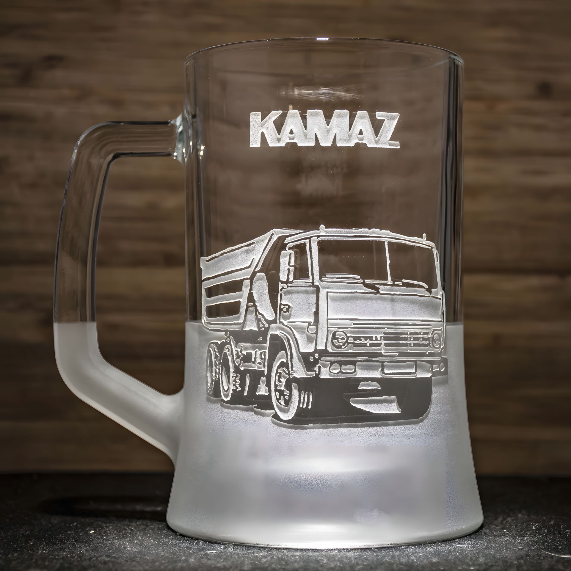 Подарунок водію - Бокал для пива вантажівка КАМАЗ з гравіюванням Подарунок водію - Бокал для пива вантажівка КАМАЗ з гравіюванням