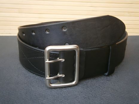 Боевой офицерский кожаный ремень черного цвета №4 / 135 см Боевой офицерский кожаный ремень черного цвета №4 / 135 см