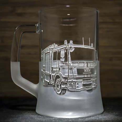 Бокал для пива с гравировкой пожарного автомобиля MAN - подарок для спасателя Бокал для пива с гравировкой пожарного автомобиля MAN - подарок для спасателя