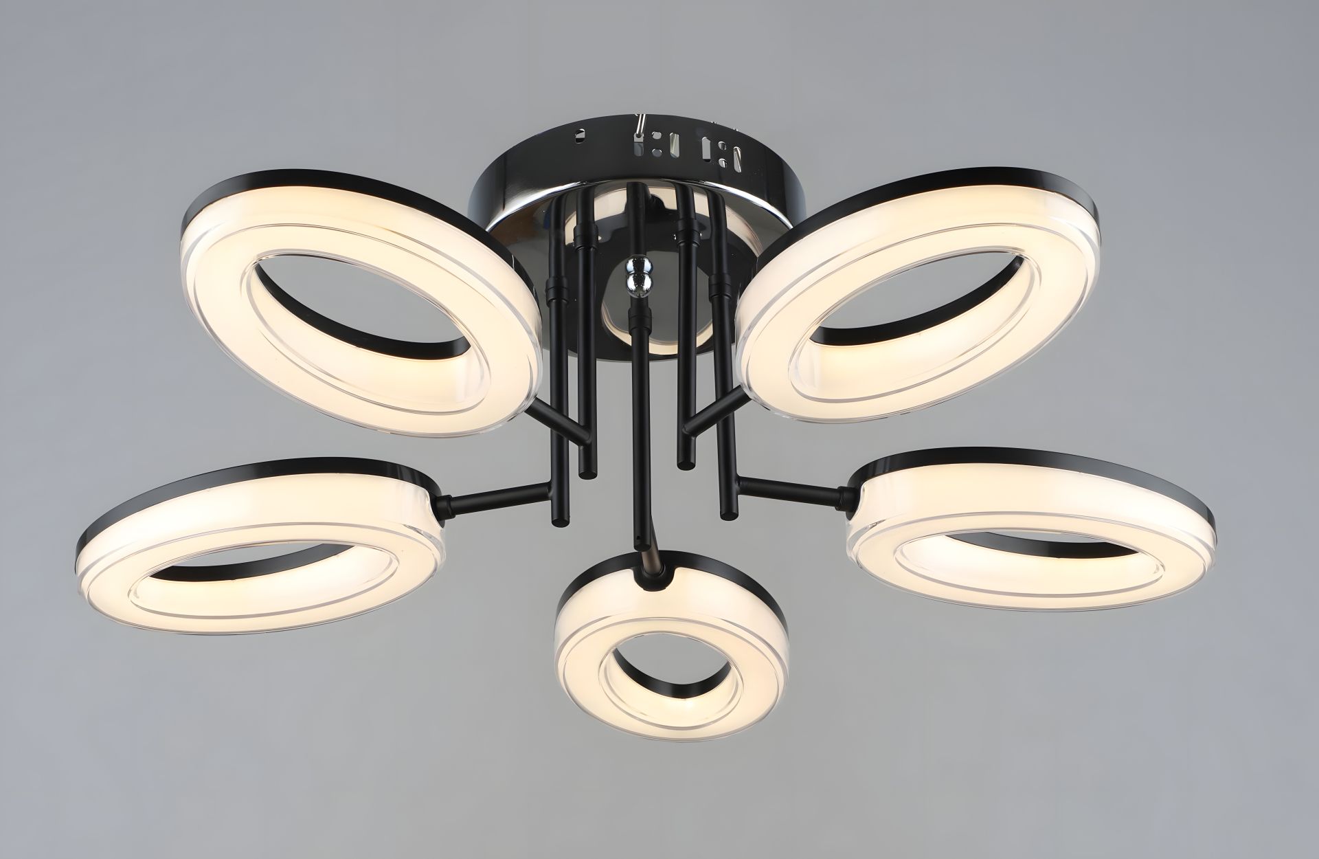 Акриловая светодиодная люстра Sirius B YH1100/5 BK+CH Акриловая светодиодная люстра Sirius B YH1100/5 BK+CH