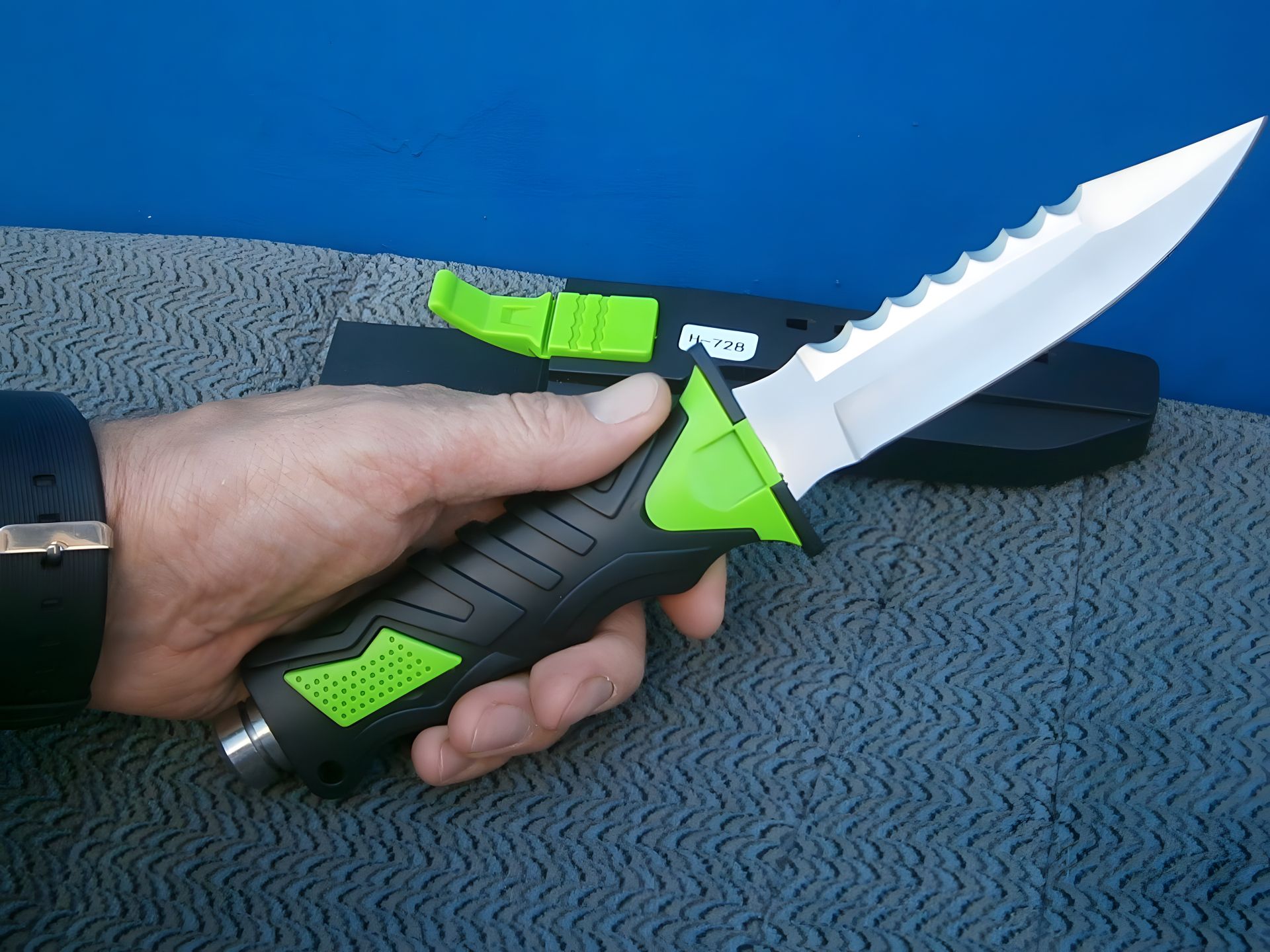 Нож для дайвинга модели C-728, длина 29 см Нож для дайвинга модели C-728, длина 29 см