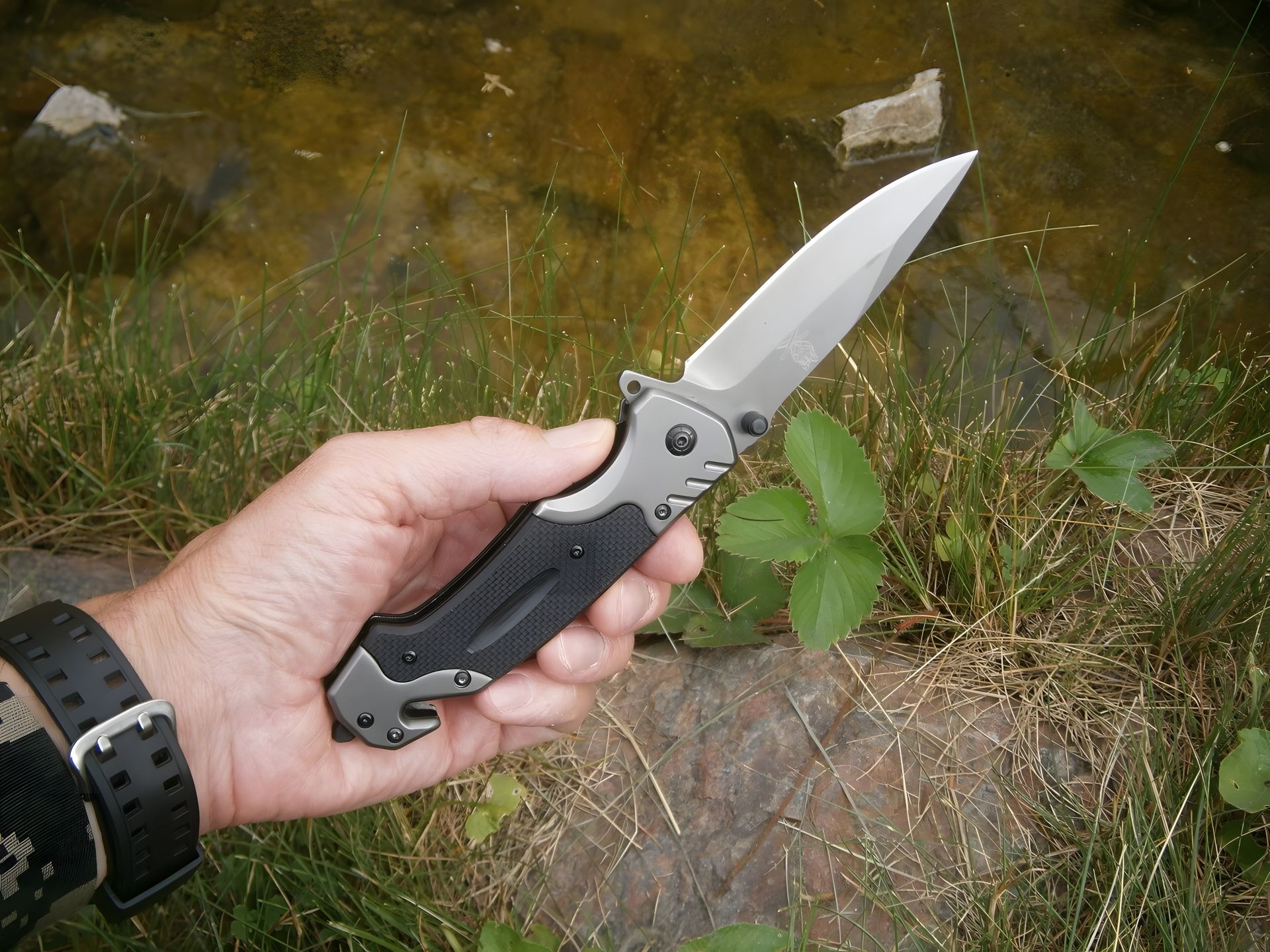 Нож EDC Wolf АК-3626 c стропорезом и стеклобоем, 23 см Нож EDC Wolf АК-3626 c стропорезом и стеклобоем, 23 см