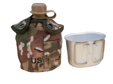 Фляга с кружкой ВМ-US Bottle 1 л из пластика в чехле Multicam Фляга с кружкой ВМ-US Bottle 1 л из пластика в чехле Multicam