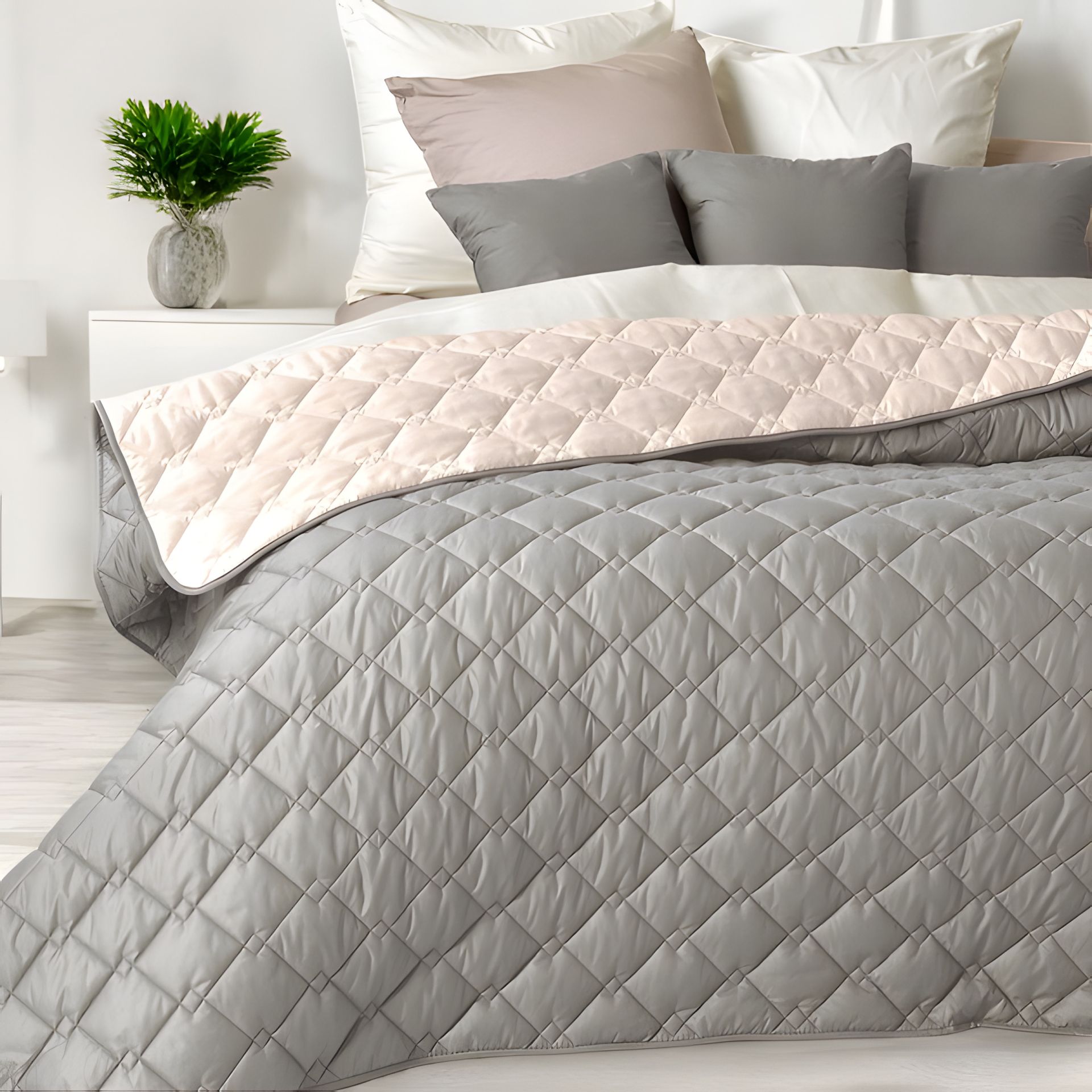 IDEIA Cube двостороннє покривало 180х210 см, мікрофібра з антиалергенним волокном, сірий/беж (8-32404*003) IDEIA Cube двостороннє покривало 180х210 см, мікрофібра з антиалергенним волокном, сірий/беж (8-32404*003)