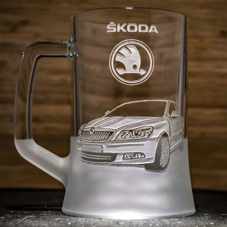 Пивний келих із різьбленням автомобіля SKODA Octavia Шкода Октавія — подарунок для автолюбителя