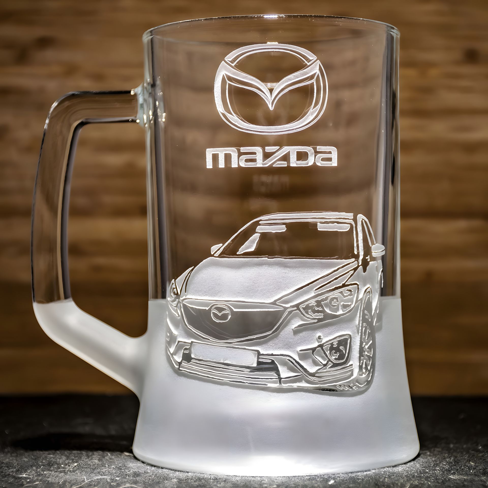 Бокал для пива с гравировкой Mazda CX-5 от SandDecor Бокал для пива с гравировкой Mazda CX-5 от SandDecor