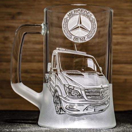 Пивний келих з гравіюванням автомобіля Mercedes Sprinter евакуатор Мерседес Спрінтер - подарунок для автомобіліста