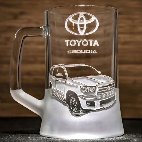 Пивний келих з авто-гравіюванням Toyota Sequoia - подарунок для автомобіліста
