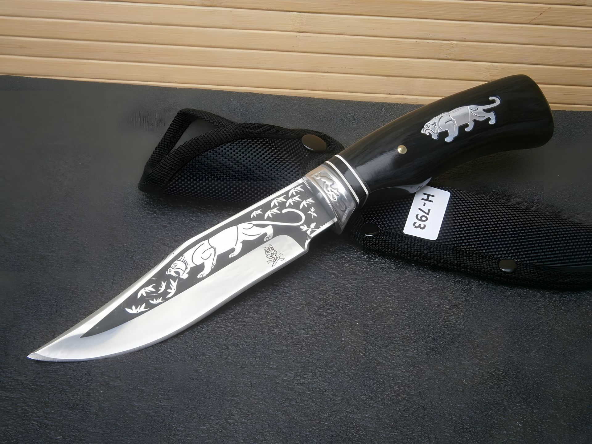 Ніж для полювання, риболовлі та туризму Black Tiger Н-793 Тигр 25см Ніж для полювання, риболовлі та туризму Black Tiger Н-793 Тигр 25см