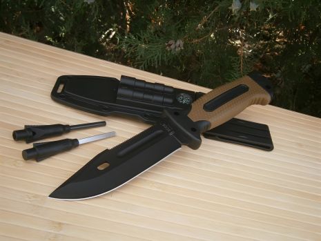 Колумбія ніж для туризму, полювання та риболовлі 4038С 27 см з кресалом, точилкою і свистком