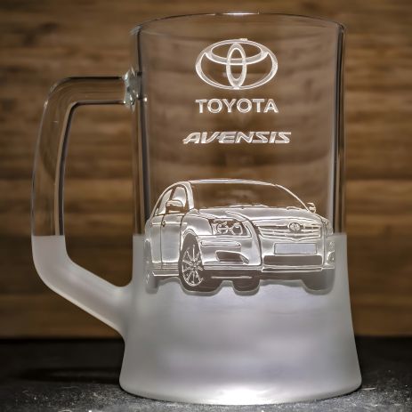 Пивний келих з гравіюванням Toyota Avensis, подарунок для автомобіліста
