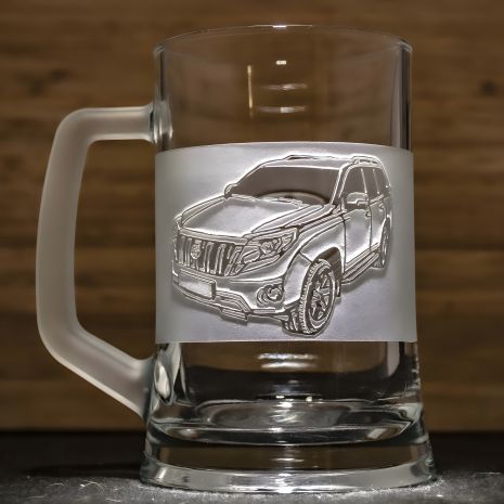 Пивний келих з гравіюванням автомобіля Toyota Land Cruiser Prado - подарунок для автомобіліста Пивний келих з гравіюванням автомобіля Toyota Land Cruiser Prado - подарунок для автомобіліста