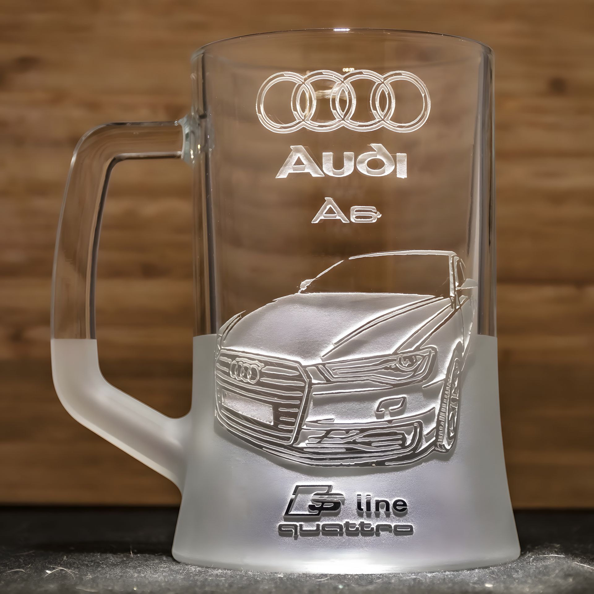 Пивной бокал с гравировкой авто Audi A6 S-line quattro Ауди - подарок для автолюбителя Пивной бокал с гравировкой авто Audi A6 S-line quattro Ауди - подарок для автолюбителя