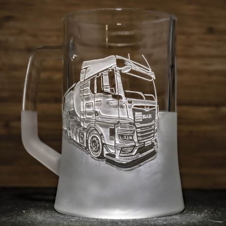 Подарок для водителя дальнобойщика - Бокал для пива с гравировкой MAN TGX бензовоз цистерна бочка