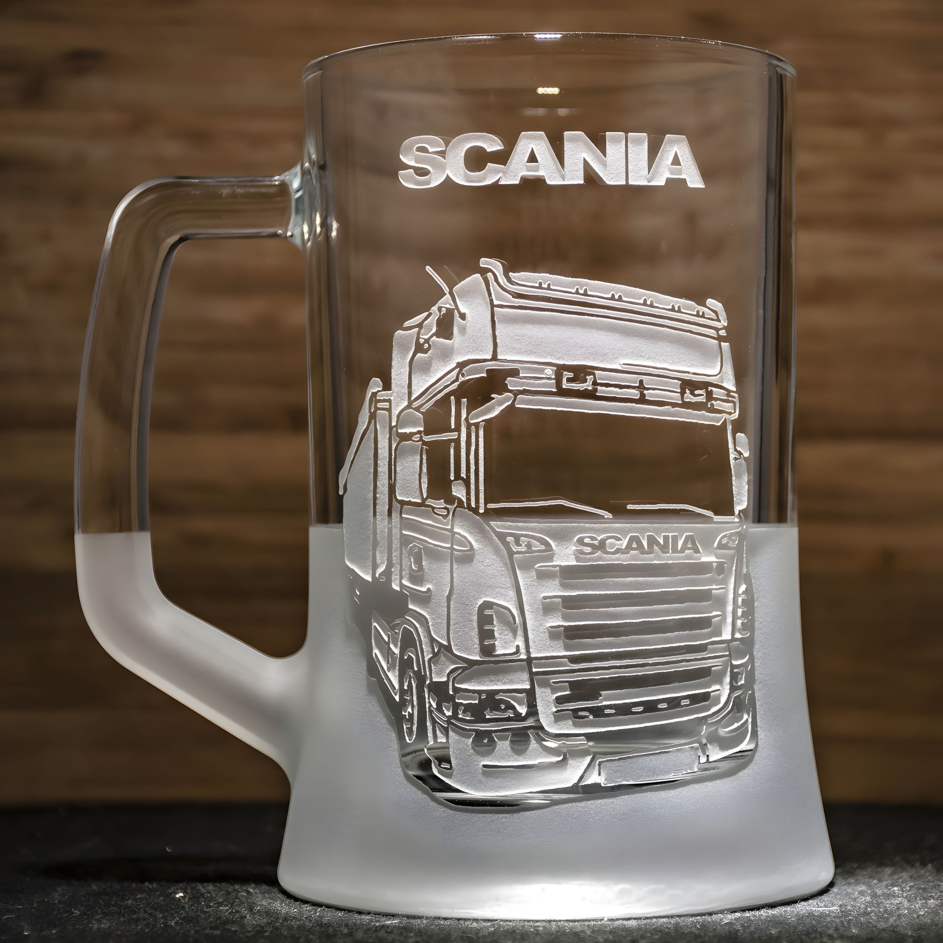 Подарок для дальнобойщика - Бокал для пива с гравировкой, SCANIA Подарок для дальнобойщика - Бокал для пива с гравировкой, SCANIA