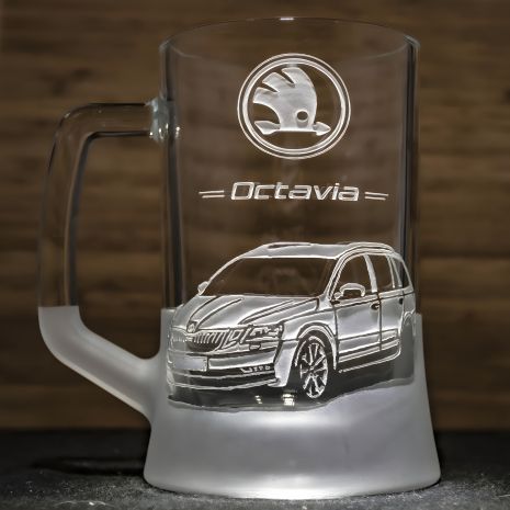 Бокал для пива с гравировкой автомобиля Skoda Octavia Combi A7 - идеальный подарок для автолюбителя
