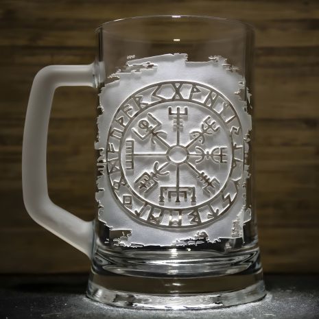 Пивний бокал з гравіюванням "Компас Вікінгів" Пивний бокал з гравіюванням "Компас Вікінгів"