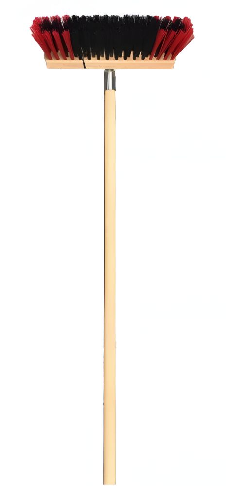 Уличная щетка 400 мм с деревянной ручкой Уличная щетка 400 мм с деревянной ручкой