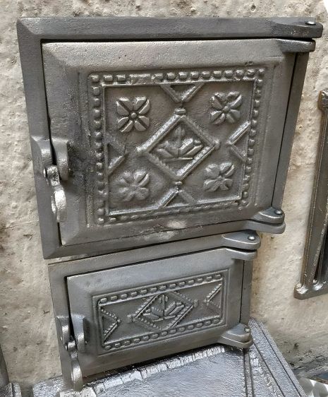 Комплект чугунных печных дверец "Вышиванка" 245×260 мм + 165×260 мм