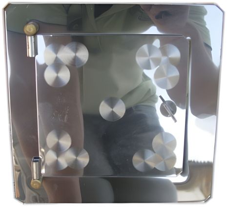 Дымоходная дверь на занавесах из нержавейки, размеры 150х150 мм