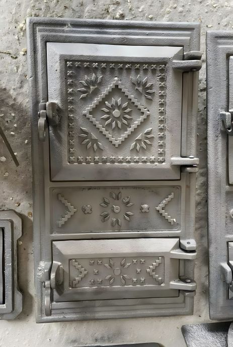 Чавунна дверка "Вишиванка" для печі і каміна