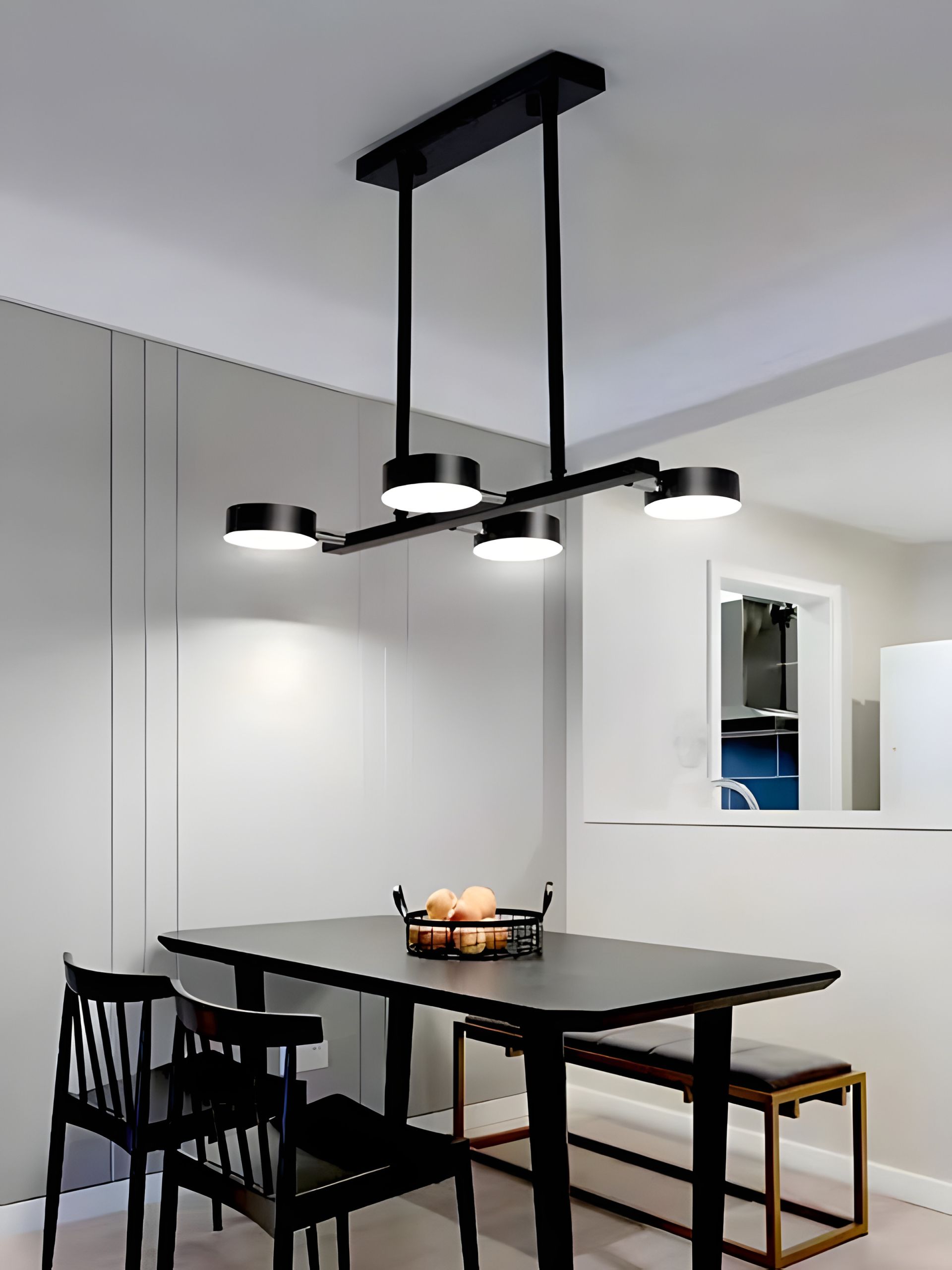 Світлодіодна люстра VALESO V G3850-4 BK чорна Світлодіодна люстра VALESO V G3850-4 BK чорна