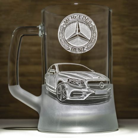 Пивний келих з гравіюванням автомобіля Mercedes E220d, подарунковий для автомобіліста