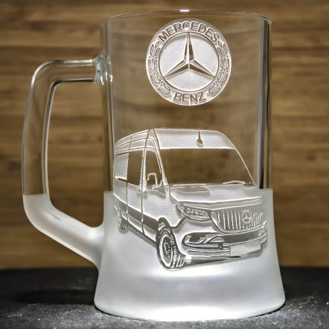 Пивной бокал с гравировкой автомобиля Mercedes Sprinter - отличный подарок для автолюбителя Пивной бокал с гравировкой автомобиля Mercedes Sprinter - отличный подарок для автолюбителя