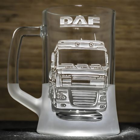 ΠΠΎΠ΄Π°ΡΠΎΠΊ Π΄Π»Ρ Π²ΠΎΠ΄ΠΈΡΠ΅Π»Ρ-Π΄Π°Π»ΡΠ½ΠΎΠ±ΠΎΠΉΡΠΈΠΊΠ° - Π±ΠΎΠΊΠ°Π» Π΄Π»Ρ ΠΏΠΈΠ²Π° Ρ Π³ΡΠ°Π²ΠΈΡΠΎΠ²ΠΊΠΎΠΉ DAF ΠΠΎΠ΄Π°ΡΠΎΠΊ Π΄Π»Ρ Π²ΠΎΠ΄ΠΈΡΠ΅Π»Ρ-Π΄Π°Π»ΡΠ½ΠΎΠ±ΠΎΠΉΡΠΈΠΊΠ° - Π±ΠΎΠΊΠ°Π» Π΄Π»Ρ ΠΏΠΈΠ²Π° Ρ Π³ΡΠ°Π²ΠΈΡΠΎΠ²ΠΊΠΎΠΉ DAF