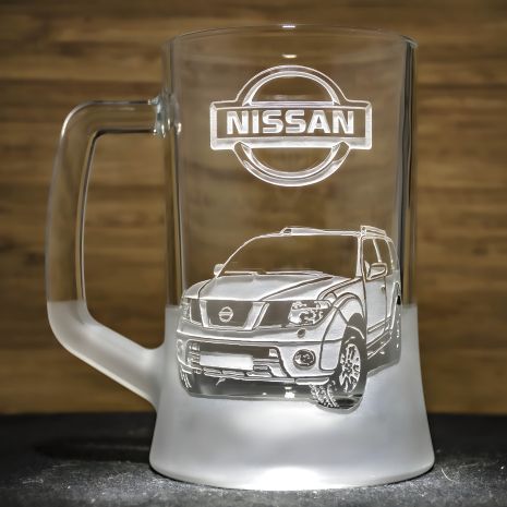Подарунковий пивний келих з гравіюванням автомобіля Nissan Pathfinder R51
