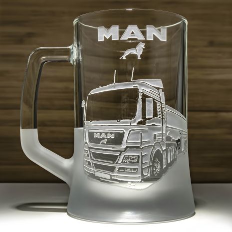 Подарок для водителя-дальнобойщика - Бокал для пива с гравировкой MAN цистерна бензовоз Подарок для водителя-дальнобойщика - Бокал для пива с гравировкой MAN цистерна бензовоз