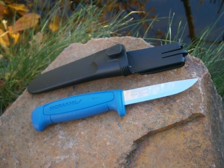 Нож Morakniv Basic 546 Blue сталь Sandvik 12C27 Швеция 206 мм