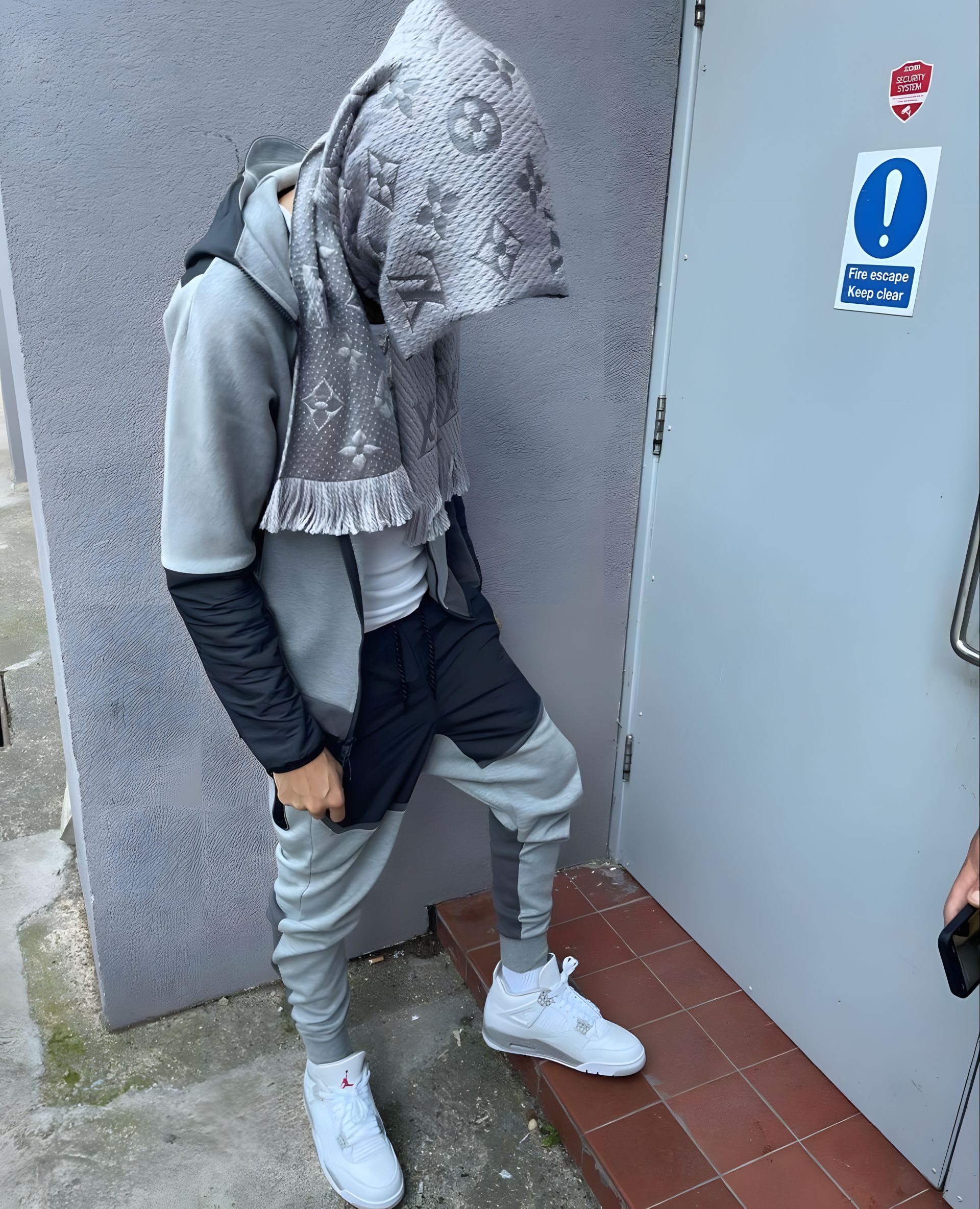 Шарф від Louis Vuitton Шарф від Louis Vuitton